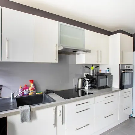 T3 Avec Jacuzzi Privatif Et Cour - Apartment *