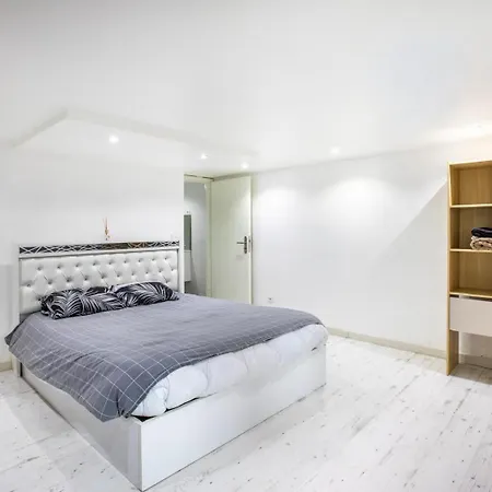 Apartment T3 Avec Jacuzzi Privatif Et Cour -